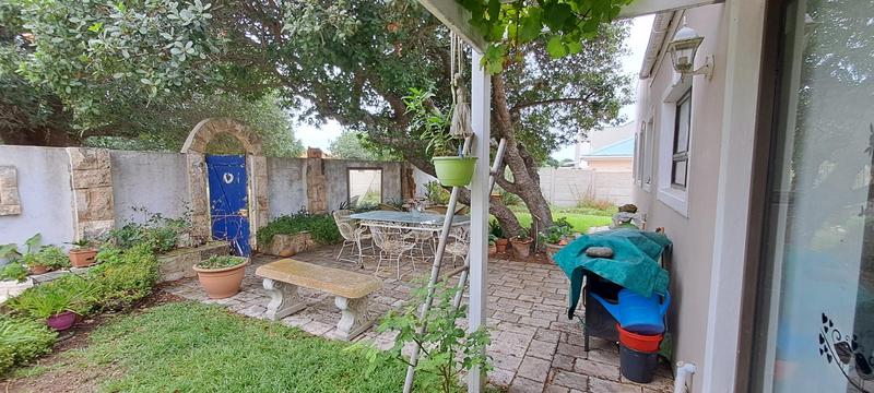 3 Bedroom Property for Sale in Stilbaai Wes Western Cape